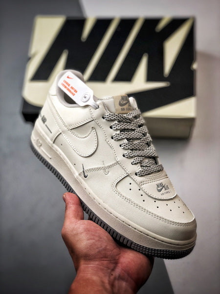 Air Force 1 '07 Low Creme e Cinzento