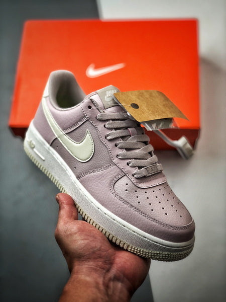 Air Force 1 '07 Low Branco e Roxo