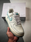 Nike Air Force 1 Low 'By You' Bege Gelo