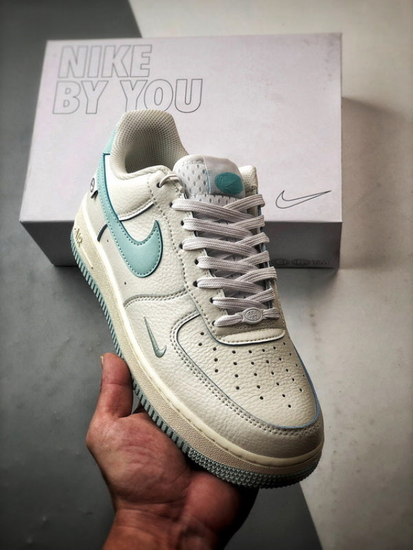 Nike Air Force 1 Low 'By You' Bege Gelo