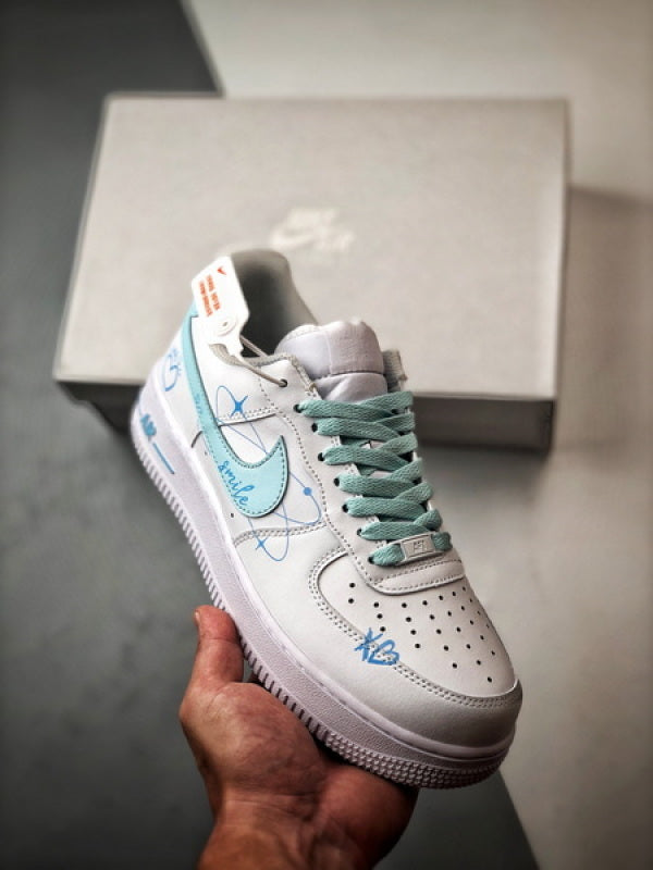 Air Force 1 '07 Low Love Branco e Azul