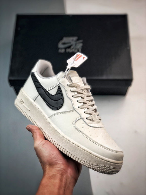 Air Force 1 '07 Low Marfim e Preto