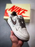 CDG x Air Force 1 Low Impressão Marrom Claro