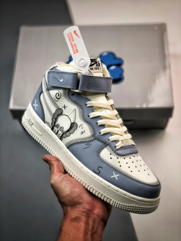 Kaws x Air Force 1 07 Mid Colaboracao Graffiti