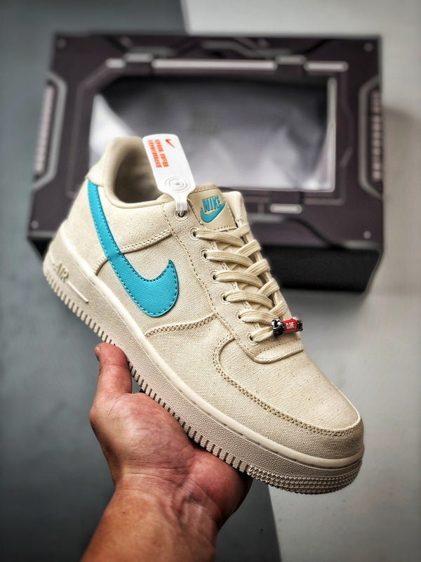 RTFKT x Air Force 1 Human bege e Azul