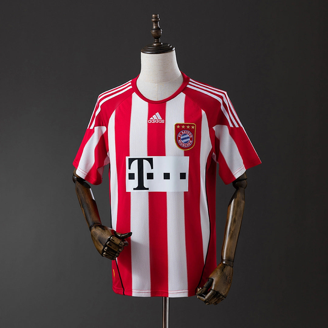Camisola Principal do Bayern Munich 2010/2011 (Retro)