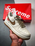 Sup x Air Force 1 Low Creme e Caqui 3M