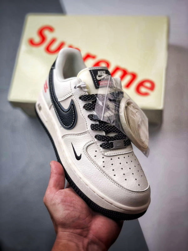 Sup x Nike Air Force 1 Low Bege e Preto
