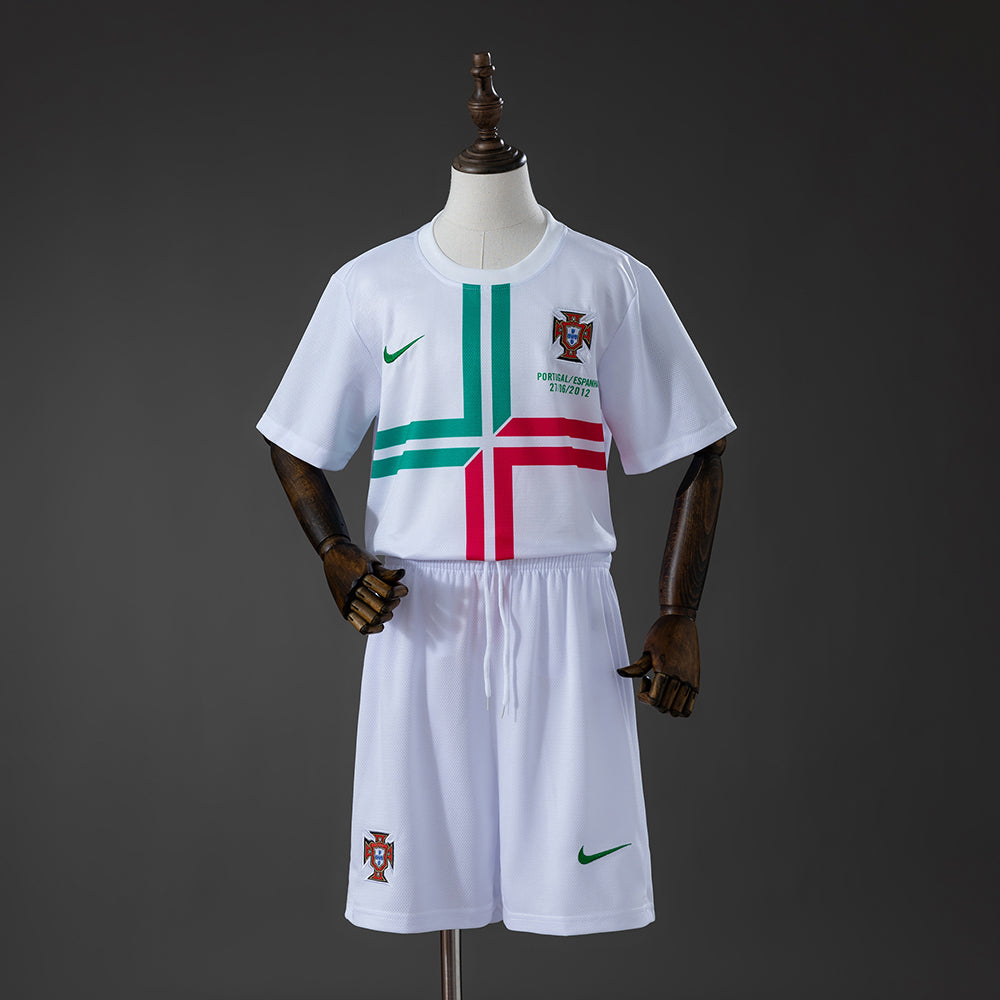 Camisola Fora Retro Portugal 2012 Criança